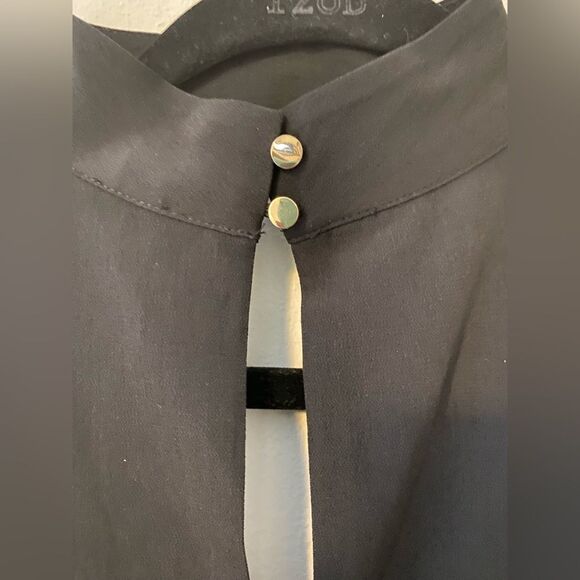 H by Halston, Black, Sleeveless, Key-Hole Blouse, Size XS - Picture 4 of 5